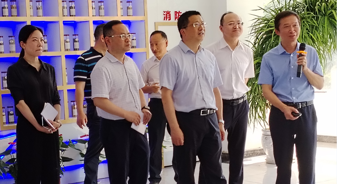 四川證監(jiān)局黨委書(shū)記、局長(zhǎng)唐理斌一行來(lái)公司調(diào)研